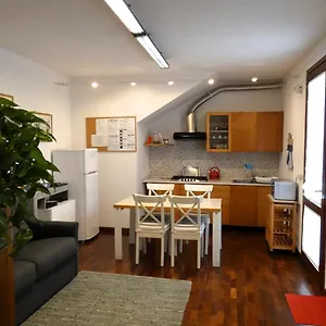Mamma Mia On Ground Floor With Private Parking Tv-venice Apartament
