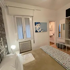 Alojamento de Acomodação e Pequeno-almoço Madam, Treviso